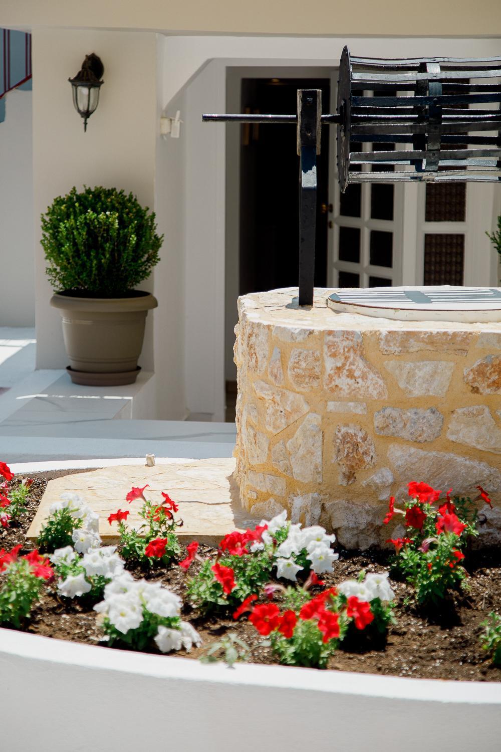 Iris Garden Retreat Aparthotel Corinth Екстериор снимка