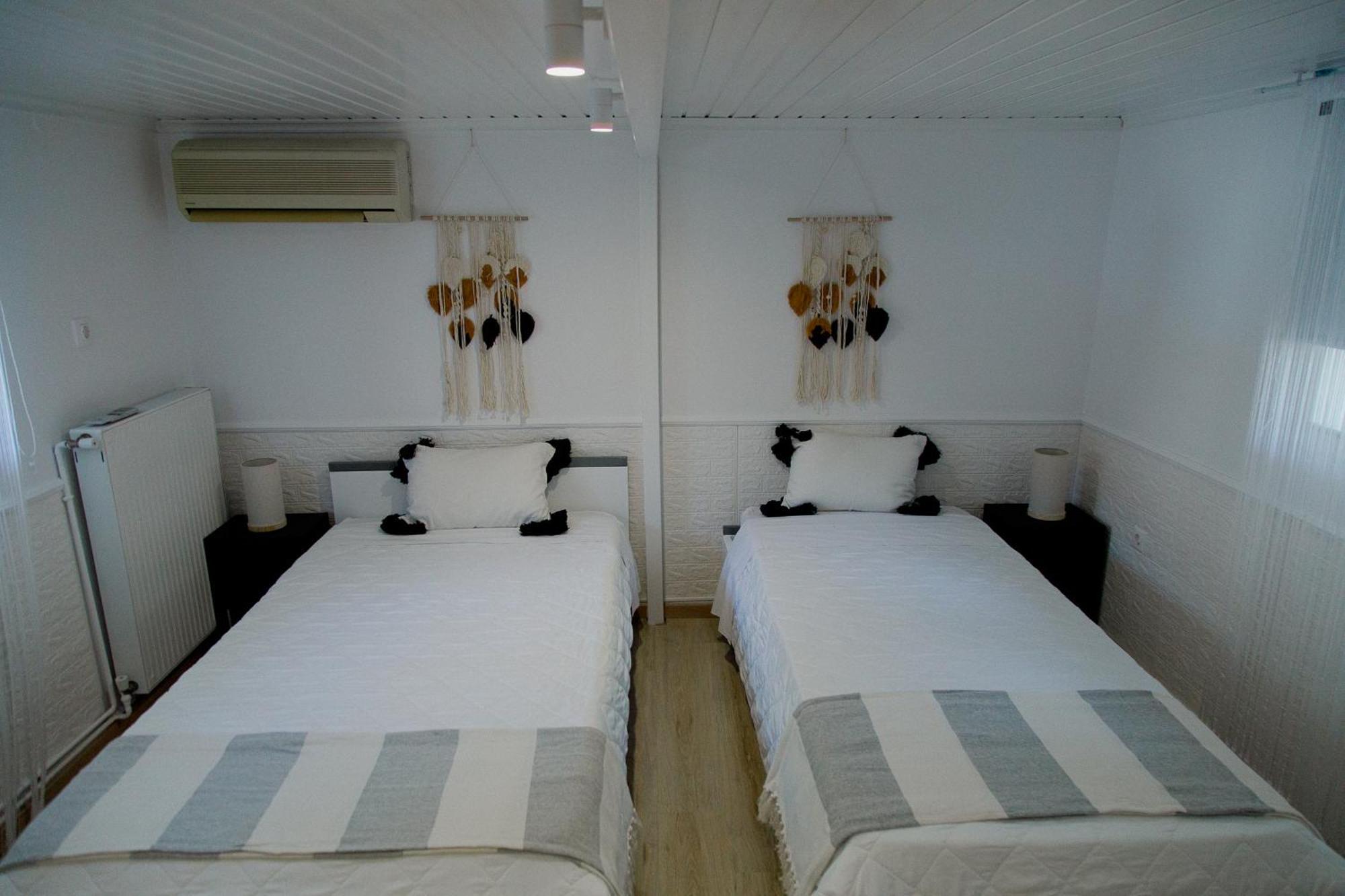 Iris Garden Retreat Aparthotel Corinth Екстериор снимка