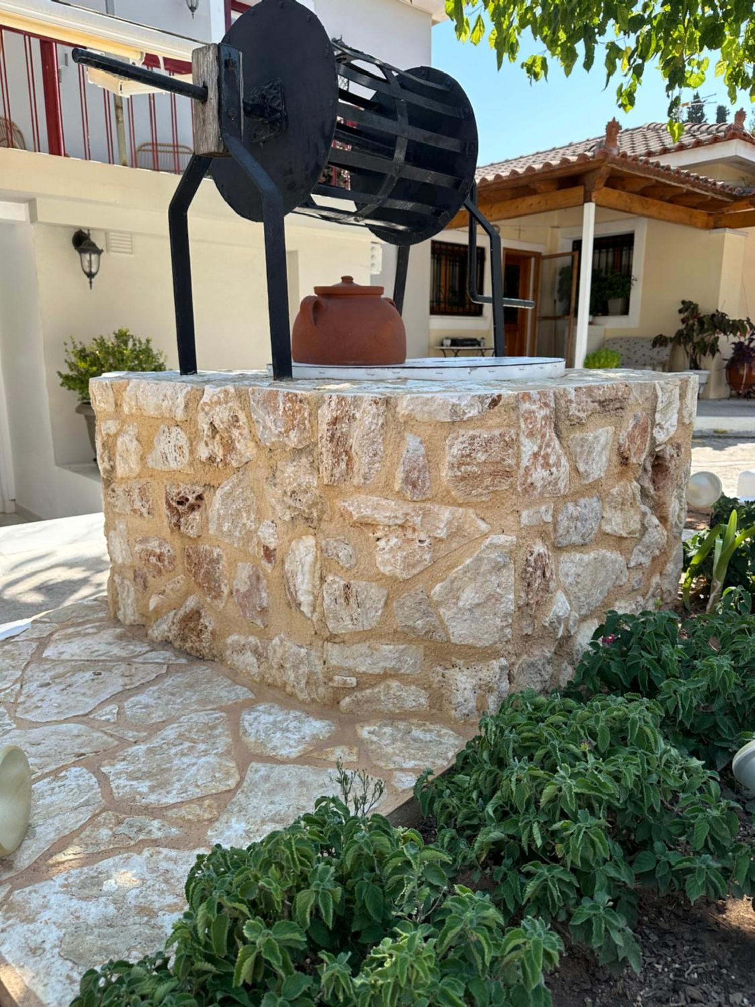 Iris Garden Retreat Aparthotel Corinth Екстериор снимка